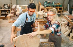 More Woodshops Are Switching to Elastomeric Respirators as Fine-Dust Concerns Rise During Sanding Season